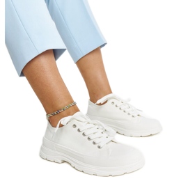 Fehér tornacipő vaskos Prenzel talpon Fehér tornacipő vaskos Prenzel talpon