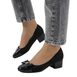 Fekete női pumpák a Sharona márkától