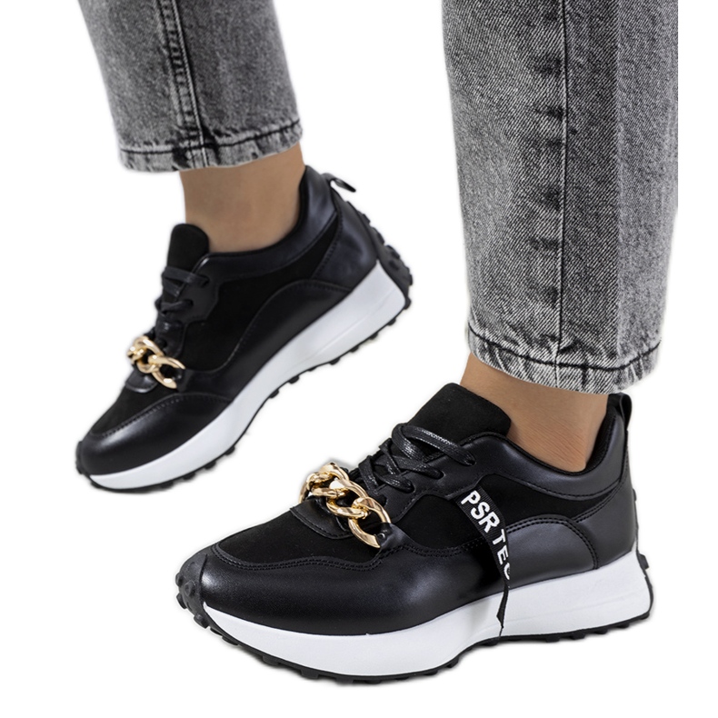 Fekete tornacipő Samina láncával