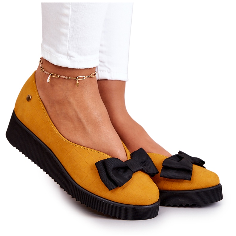 Velúr balerinák a Maciejka platformon 05062-07 Sárga