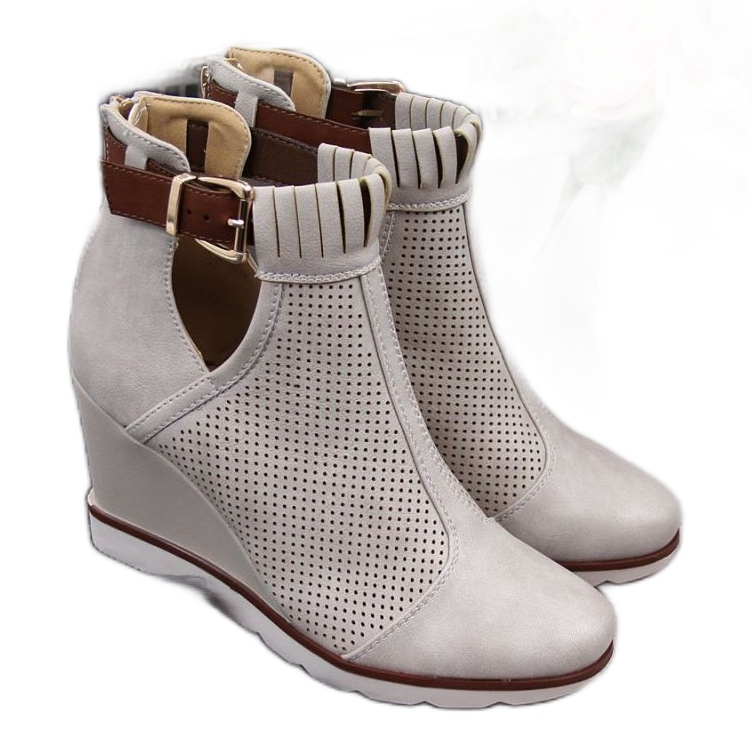 Áttört ék alakú tornacipő Filippo W PAW117A bézs