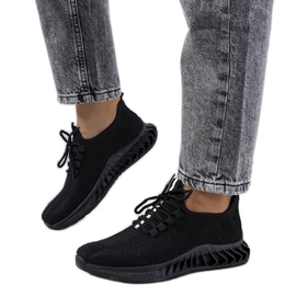 Ötletes fekete tornacipő