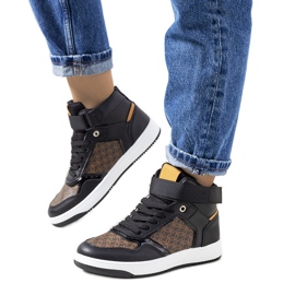 Fekete tornacipő az Emmers-től barna