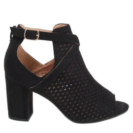 Áttört szandál a Barika Black poszton fekete