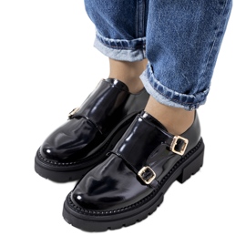 Fekete lakkozott Valks cipő