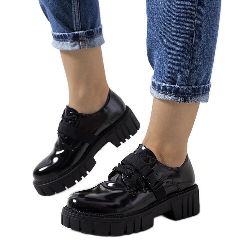 Fekete cipő Vellem traktortalpon