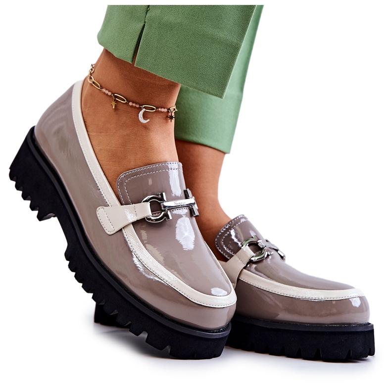 S.Barski Lakkozott női naplopók bézs-fehér Cassida