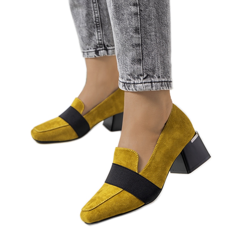 Sárga brogák az Arden poszton fekete