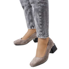 Szürke pumpák a Bloor poszton