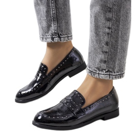 Fekete bőrcipő Rozerin szegecsekkel Fekete bőrcipő Rozerin szegecsekkel