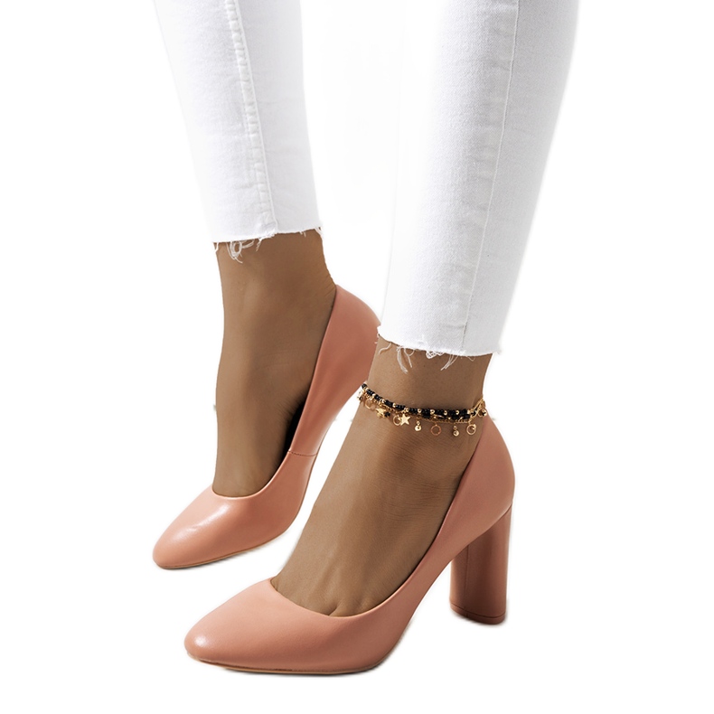 Rózsaszín pumpák a Burnaby poszton