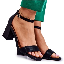 Vinceza Divatos női szandál sarkon, fekete Lucida