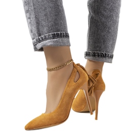 Barna sarkú, dekoratív Anthe kivágásokkal