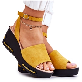 Vinceza Női velúr ékszandál sárga Cortena Vinceza Női velúr ékszandál sárga Cortena