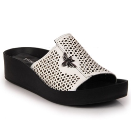 Bőr áttört T.Sokolski W SCA163 fehér papucs