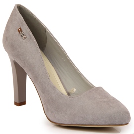 Szivattyúk egy szürke Sergio Leone velúr oszlopon Szivattyúk egy szürke Sergio Leone velúr oszlopon