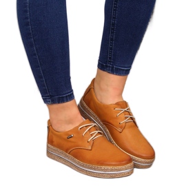 Bőr női cipő a platformon világosbarna Helios 380