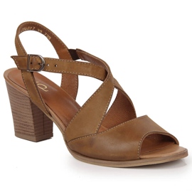 Női bőr szandál barna Dolce Pietro oszlopon