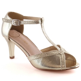 Elegáns nyitott orrú, aranyszínű női Filippo szandál aranysárga