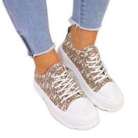 Női bézs színű tornacipő az emelvényen Sabatina felirattal Női bézs színű tornacipő az emelvényen Sabatina felirattal