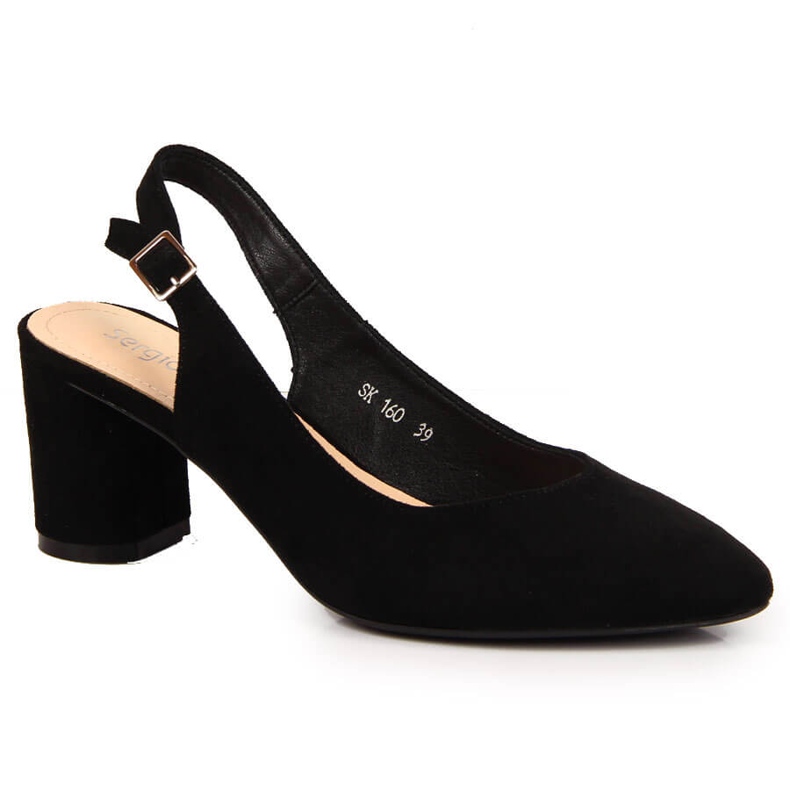 Női pumpák a fekete oszlopon, Sergio Leone