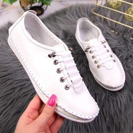 Női fehér bőr bebújós cipő Artiker Női fehér bőr bebújós cipő Artiker