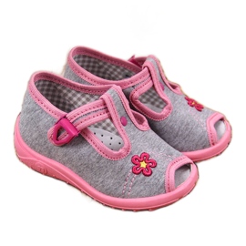 Lánypapucs, szandál, házi szürke Nazo rózsaszín Lánypapucs, szandál, házi szürke Nazo rózsaszín