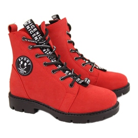 Piros Vinceza melegítő leány munkások