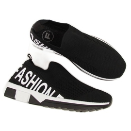 Női sportzokni a fekete Filippo cipőn