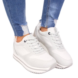 Női sportcipő a fehér platformon Big Star II274216