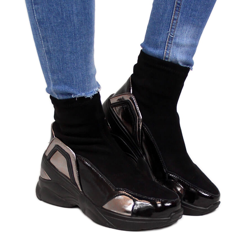 Női tornacipő, éksarkú fekete T.Sokolski