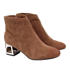 T.Sokolski Barna női csizma dekoratív sarokkal, T. Sokolskitól