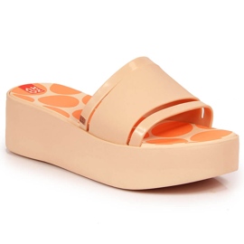 Női gumipapucs a platformon nude Zaxy HH285194 sokszínű