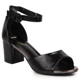 Fekete Vinceza női szandál a poszton