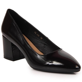 Sergio Leone Szivattyúk egy fekete lakkozott Serio Leone oszlopon