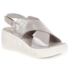 Női bőr szandál ezüst éken Dolce Pietro