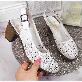 Nyílt munkás szandál női bőr teljes fehér rieker 40981-80 fehér