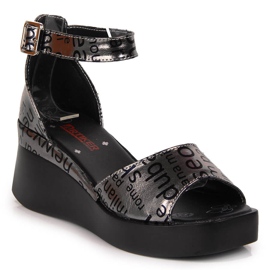 Női bőr szandál fémes Artiker ékkel ezüst szürke