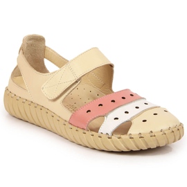 Női bőr szandál áttört Artiker-vel bézs Női bőr szandál áttört Artiker-vel bézs