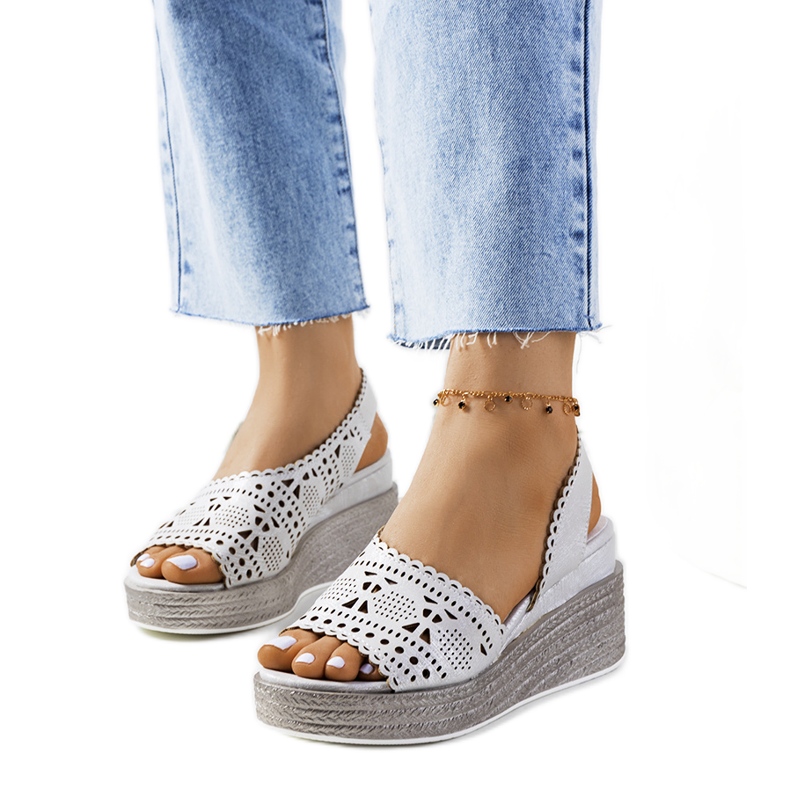 Ezüst áttört szandál Biblia éksarkon