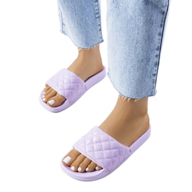 Kate lila steppelt papucsát