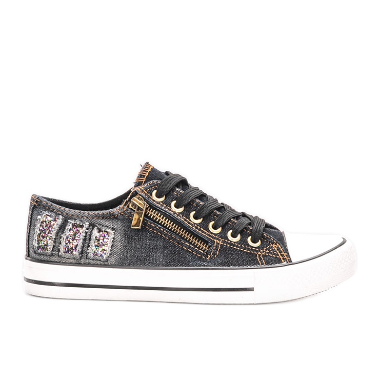 Fekete farmer tornacipő a Nikula cégtől