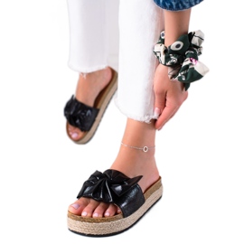 MIKA Csillogó fekete papucs MIKA Csillogó fekete papucs