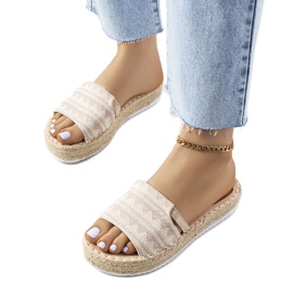 Bézs papucs az Ana platformon Bézs papucs az Ana platformon