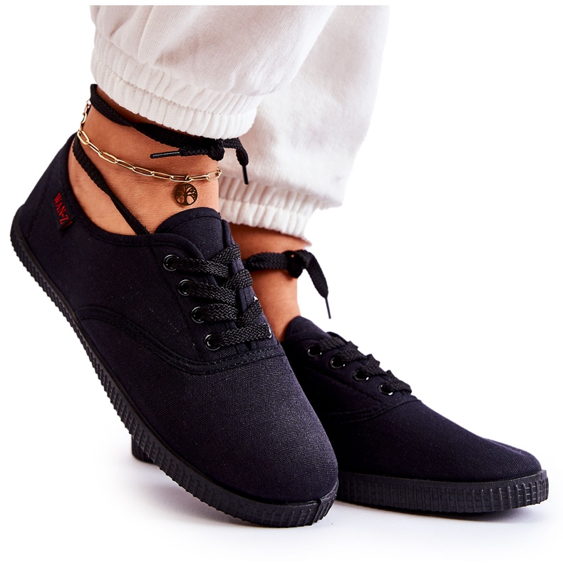 PE1 Női klasszikus tornacipő, megkötve, fekete Dellis