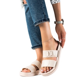 SHELOVET Bézs Papucs Csattal