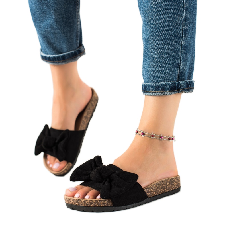 Queentina Velúr papucs íjjal fekete