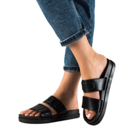 SHELOVET Fekete Papucs Csattal