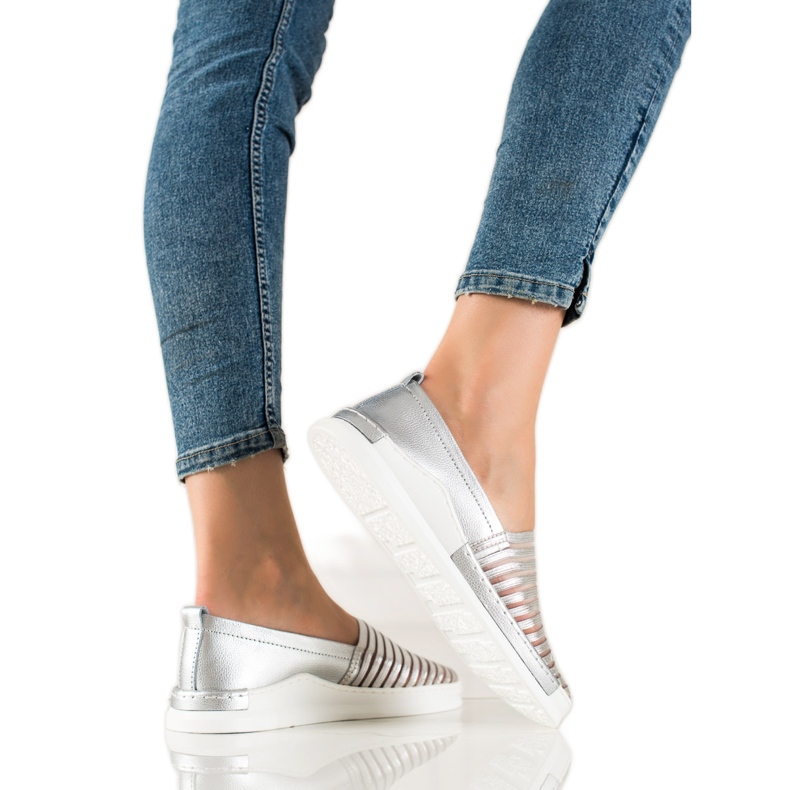 T.Sokolski Ezüst bőr cipők