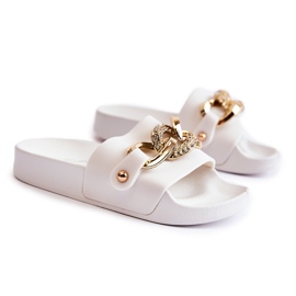 FK1 Gyerek gumipapucs dekoratív lánccal, fehér Suzie